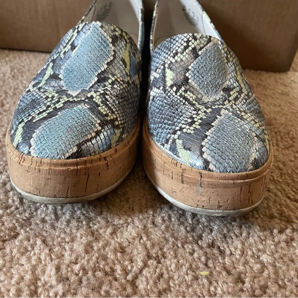Snake print blue mint shimmer slip on platform sneaker - Picture 2 of 8